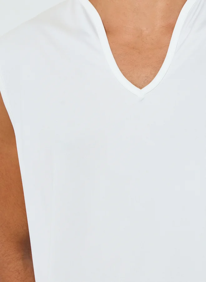 تايك تو Men White Solid V-Neck Tank
